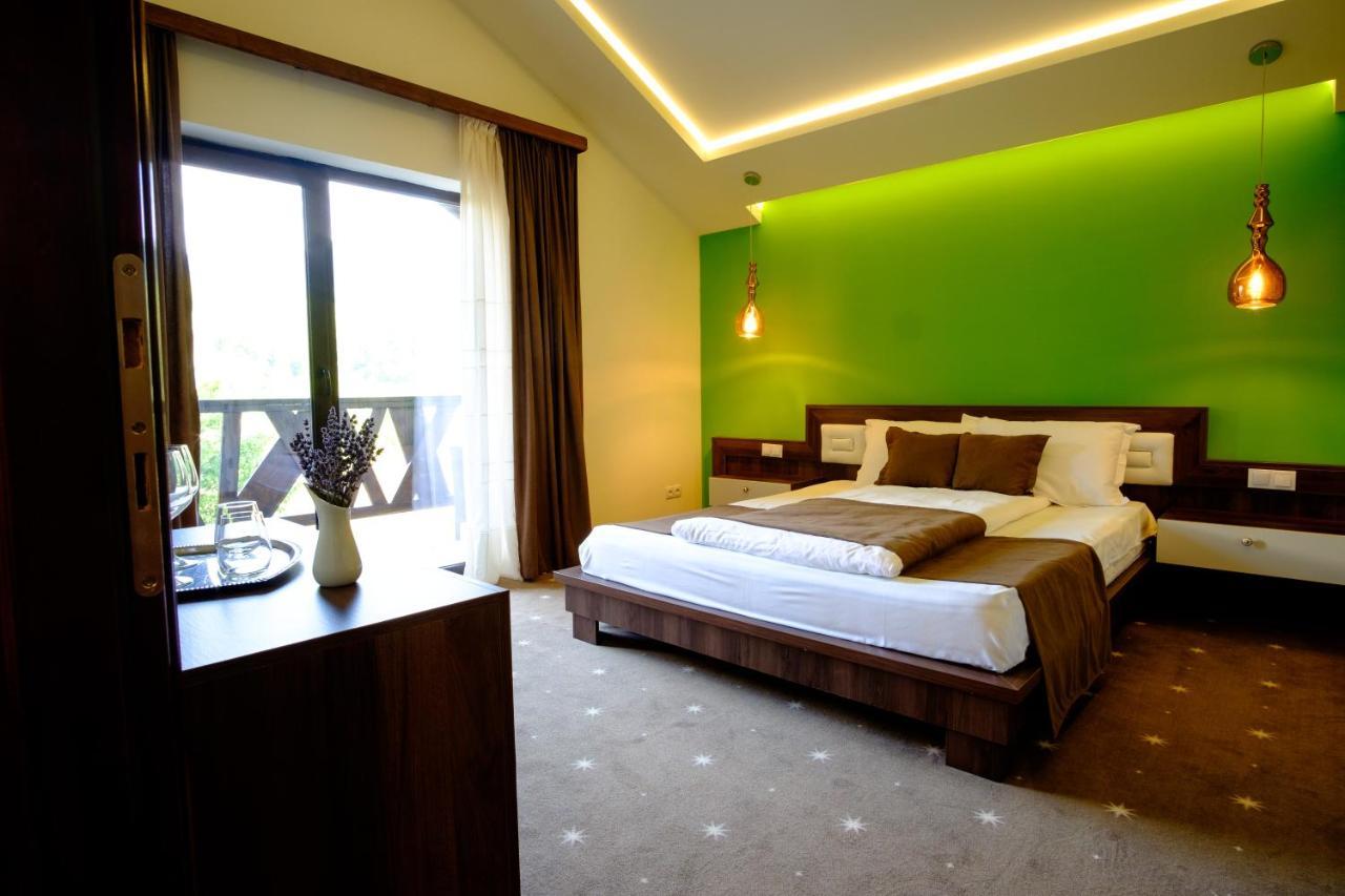 Hotel Poezia Luna Buitenkant foto